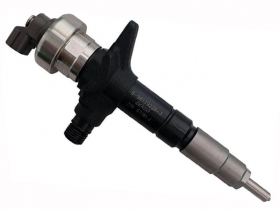 Common Rail Injector 095000-8370 for Isuzu D-MAX 4JJ1 3.0L Diesel Enigne